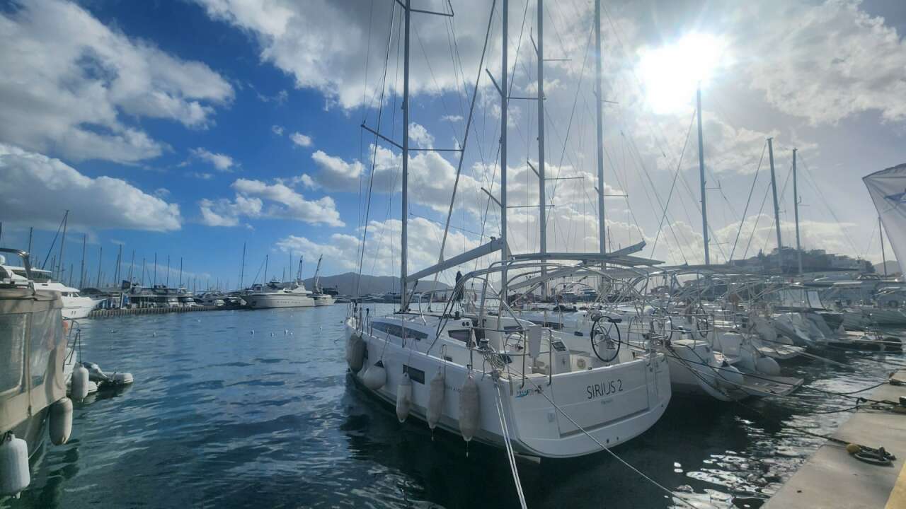 Dev Yük Gemileri Marmaris’e Akın Ediyor: Mega Yatlar Yaz Sezonu İçin Baştan Aşağı Yenileniyor 13